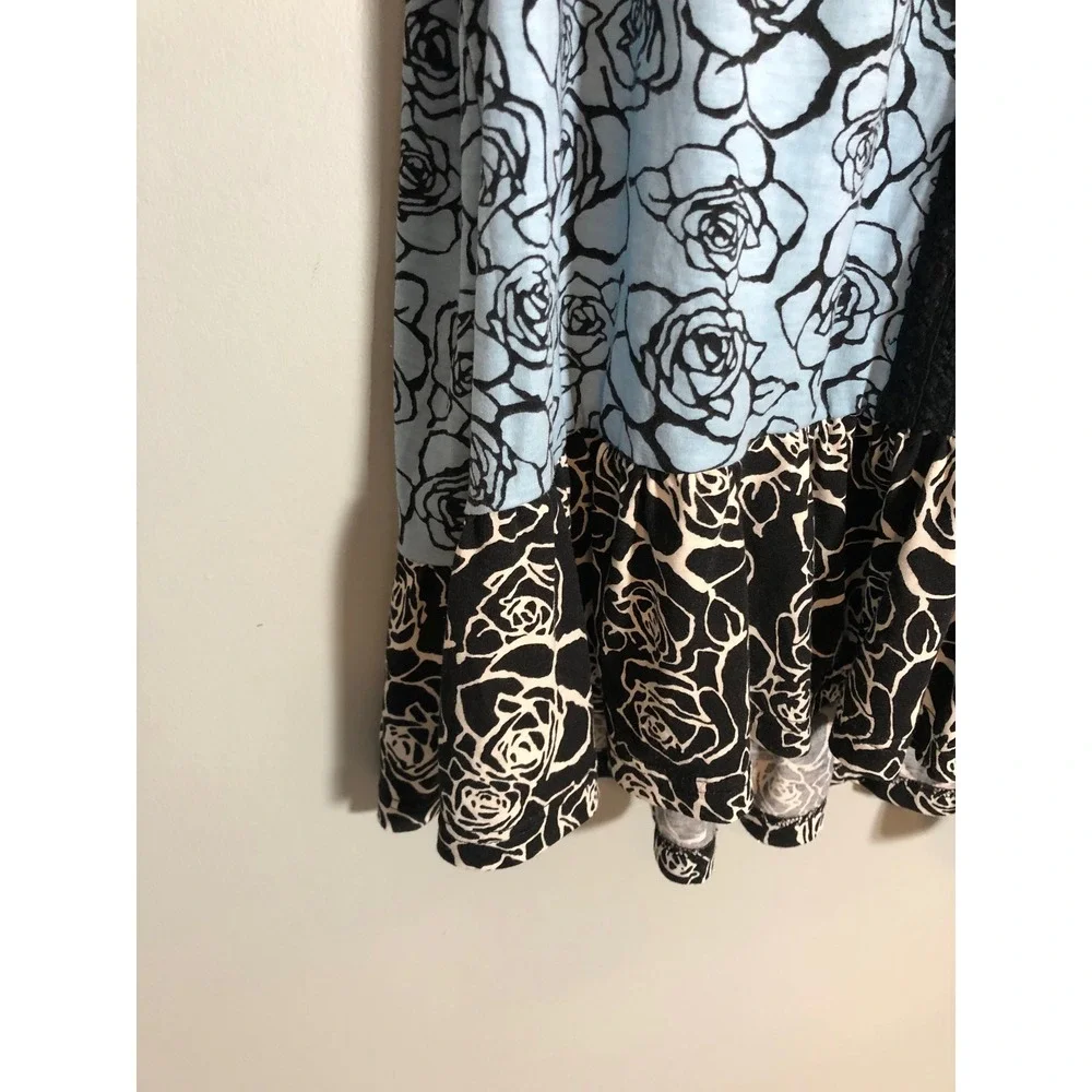 Suzanne Betro Floral Sleeveless Top Women 4X Blue Black Crochet Lace Ruffle Hem